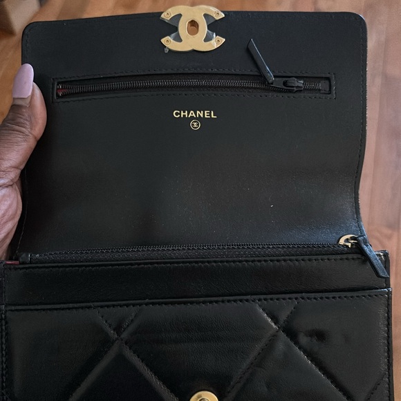 Lambskin Quilted Chanel 19 Wallet On Chain WOC Black - Picture 3 of 5